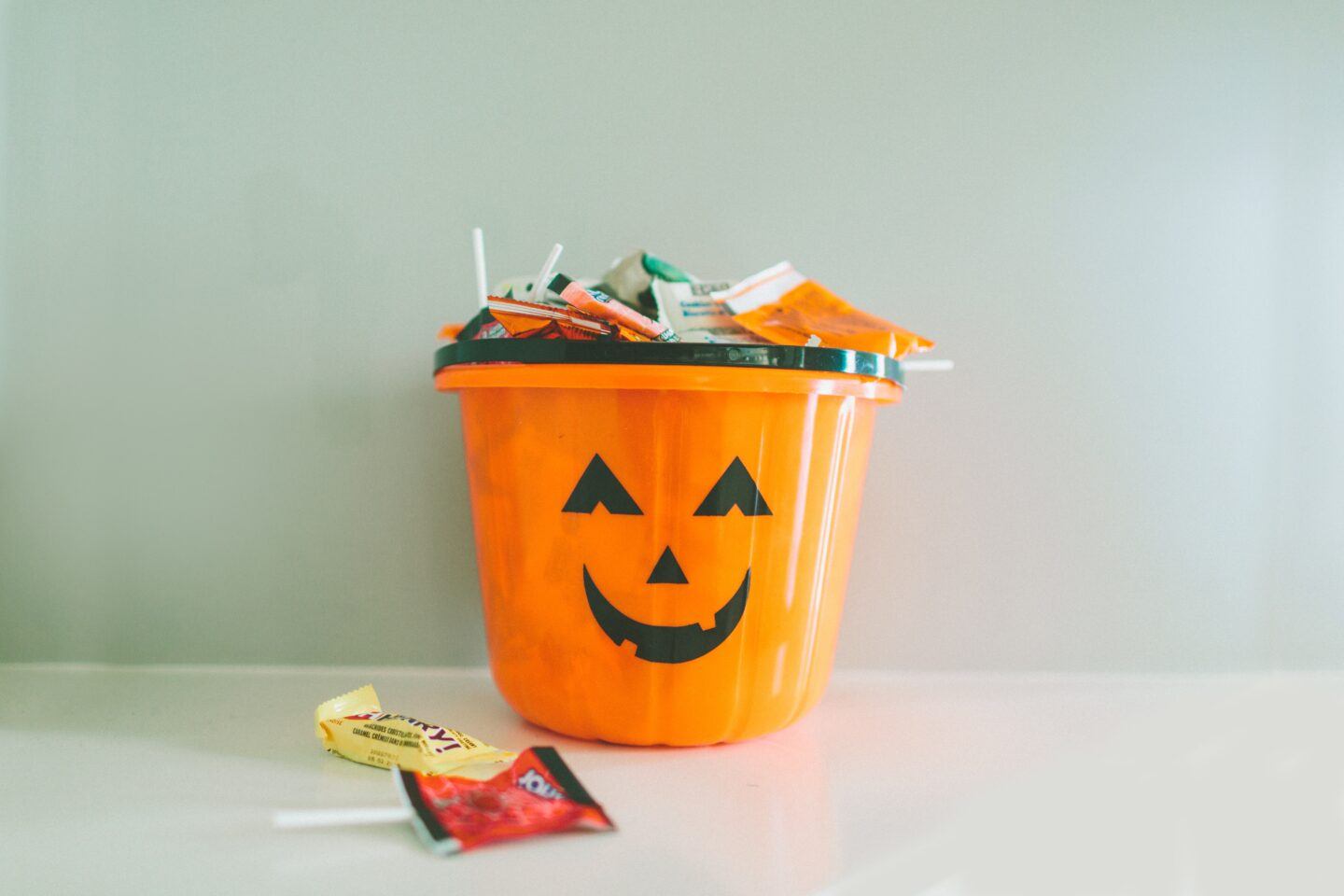 Favorite Halloween candy by state: What your trick-or-treater will tote home bucket of halloween candy