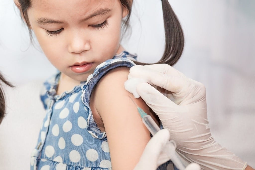 This nurse’s hack for giving kids shots is so sweet + so genius