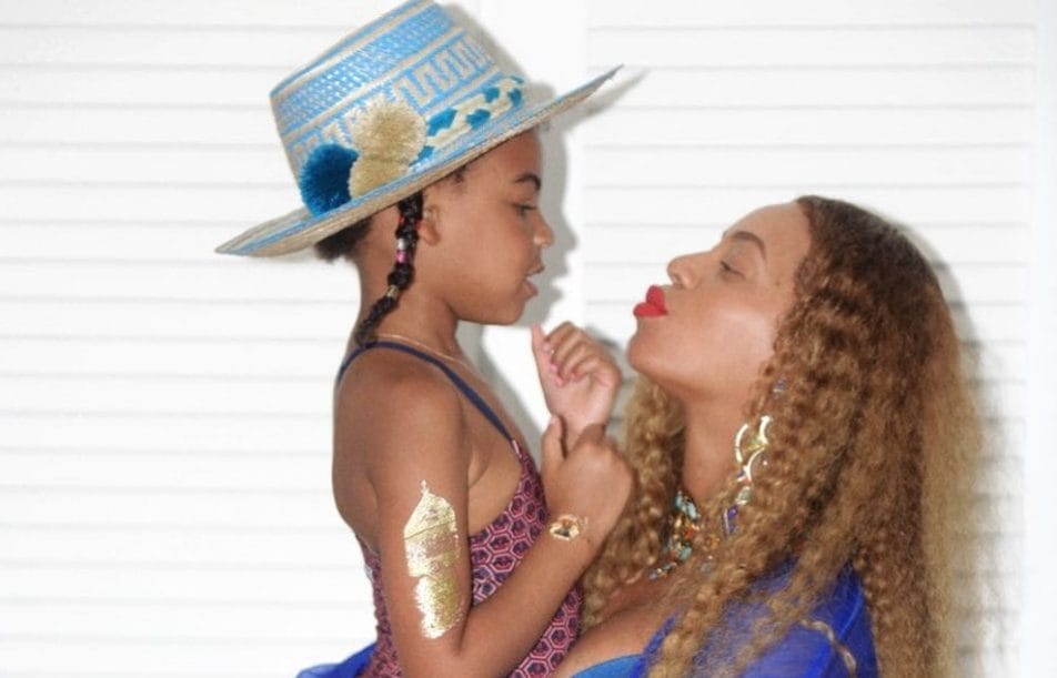 You guys, even Beyoncé has to keep her purse stocked with kids’ snacks