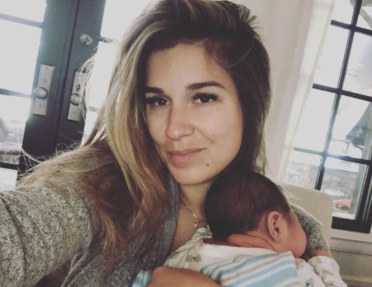 Jessie James Decker’s new mama selfie + caption is so honest