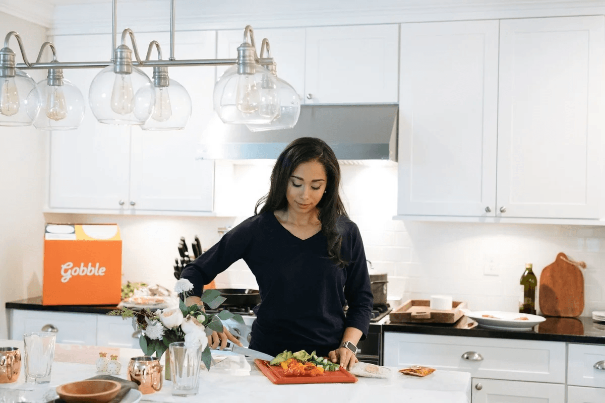 14 ways—and 1 amazing company—that help you spend less time on your to-do list, mama woman cooking from Gobble box