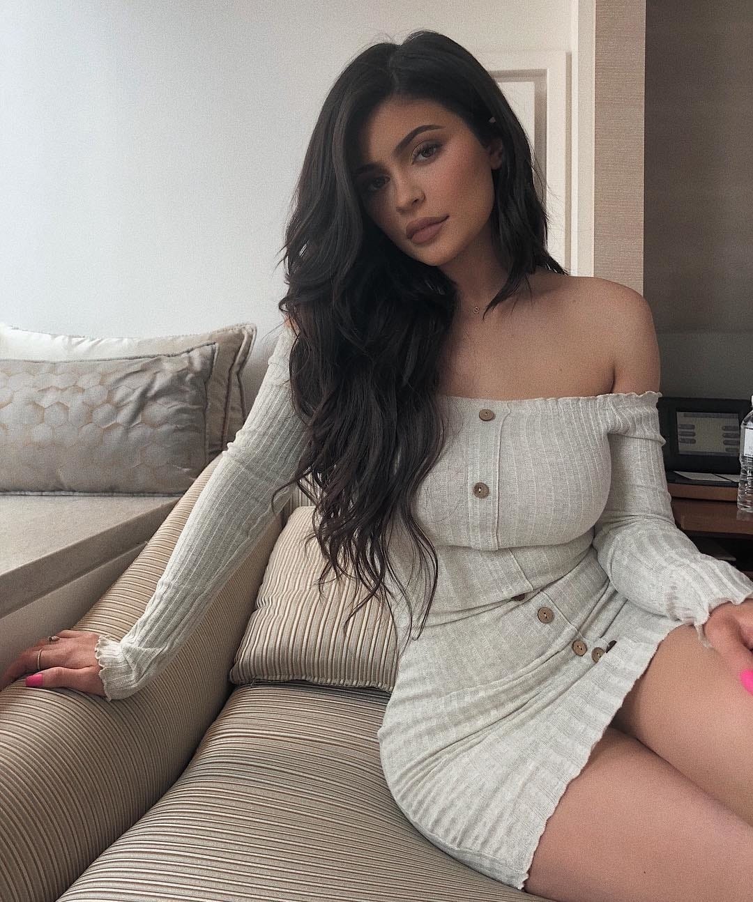 Being a mom doesn’t hold you back—Kylie Jenner on track to be America’s youngest billionaire