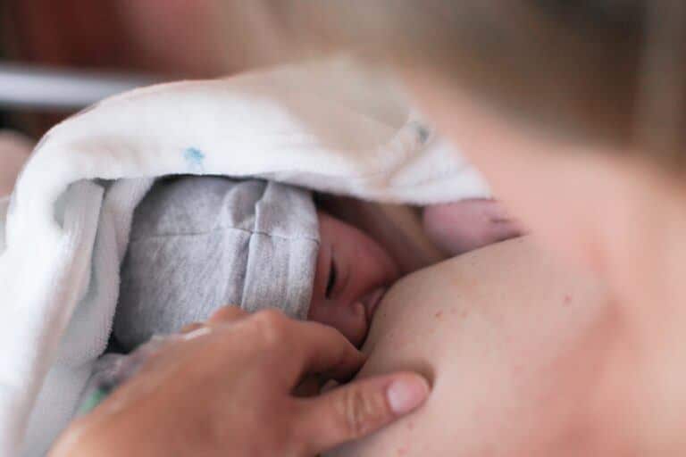 Report: Health officials shocked by U.S. opposition of breastfeeding resolution mom breastfeeding baby