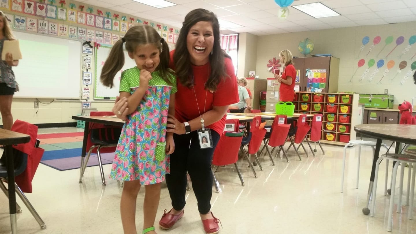 5 ways parents can partner with teachers throughout the school year child with her teacher