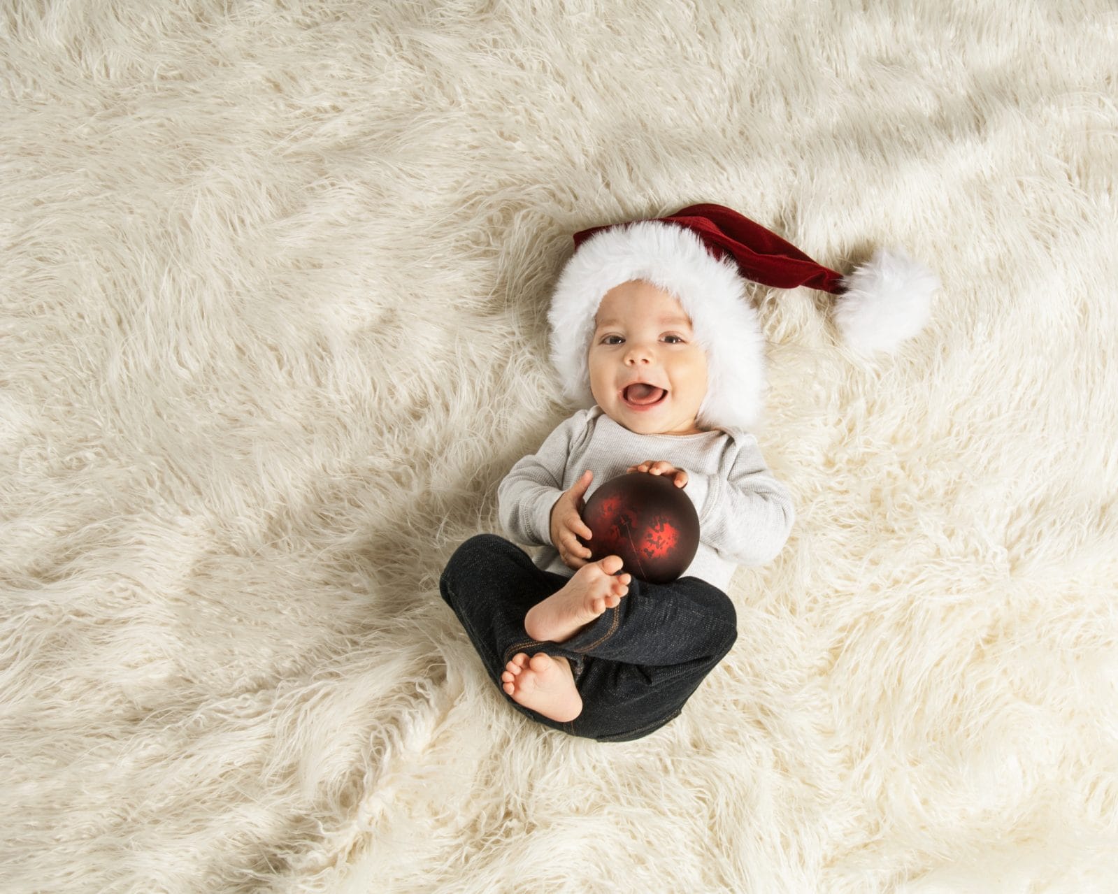 6 ways to get adorable (and stress-free) holiday pictures with your kids