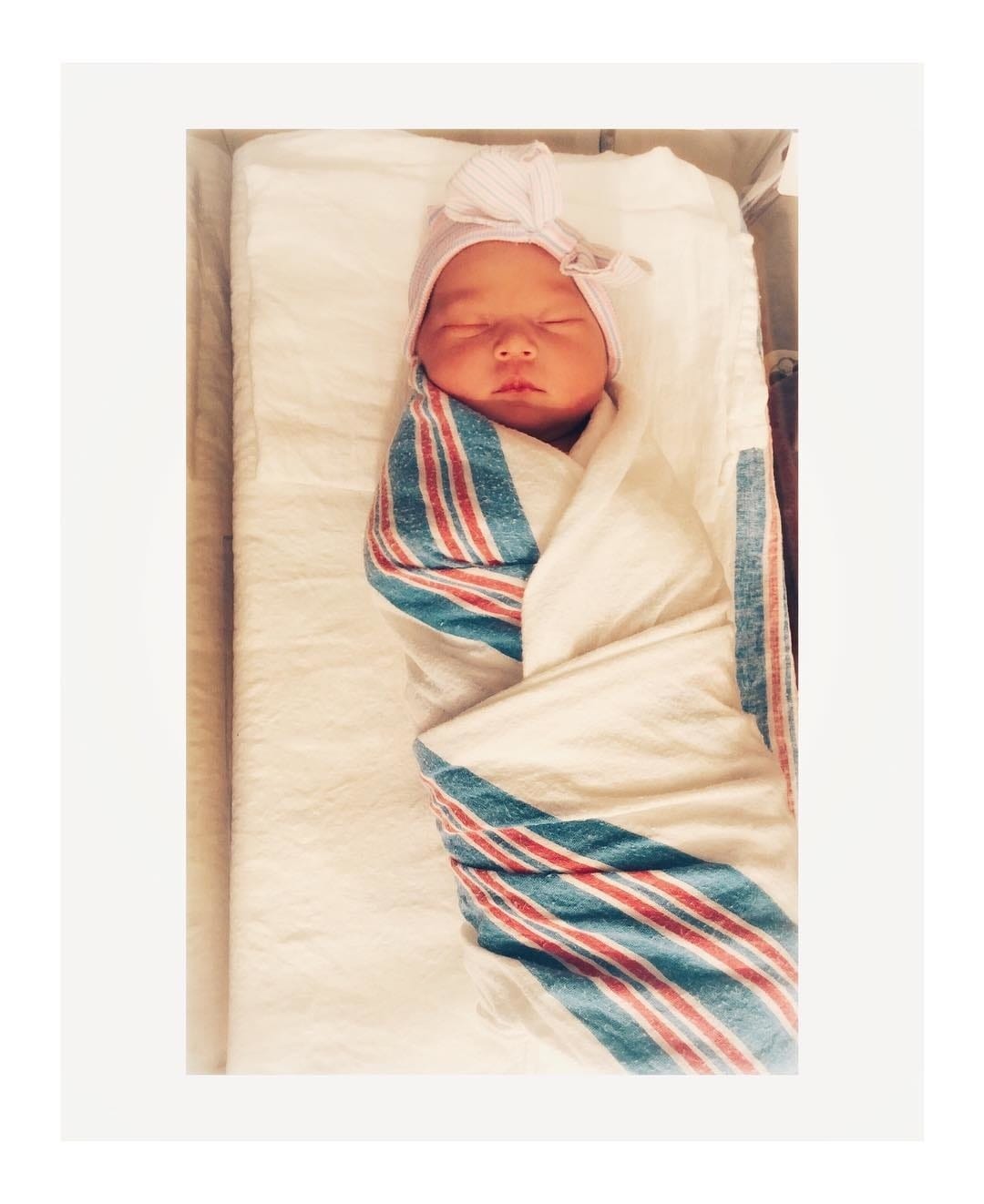 Kate Hudson shared her beautiful baby girl with the world 😍