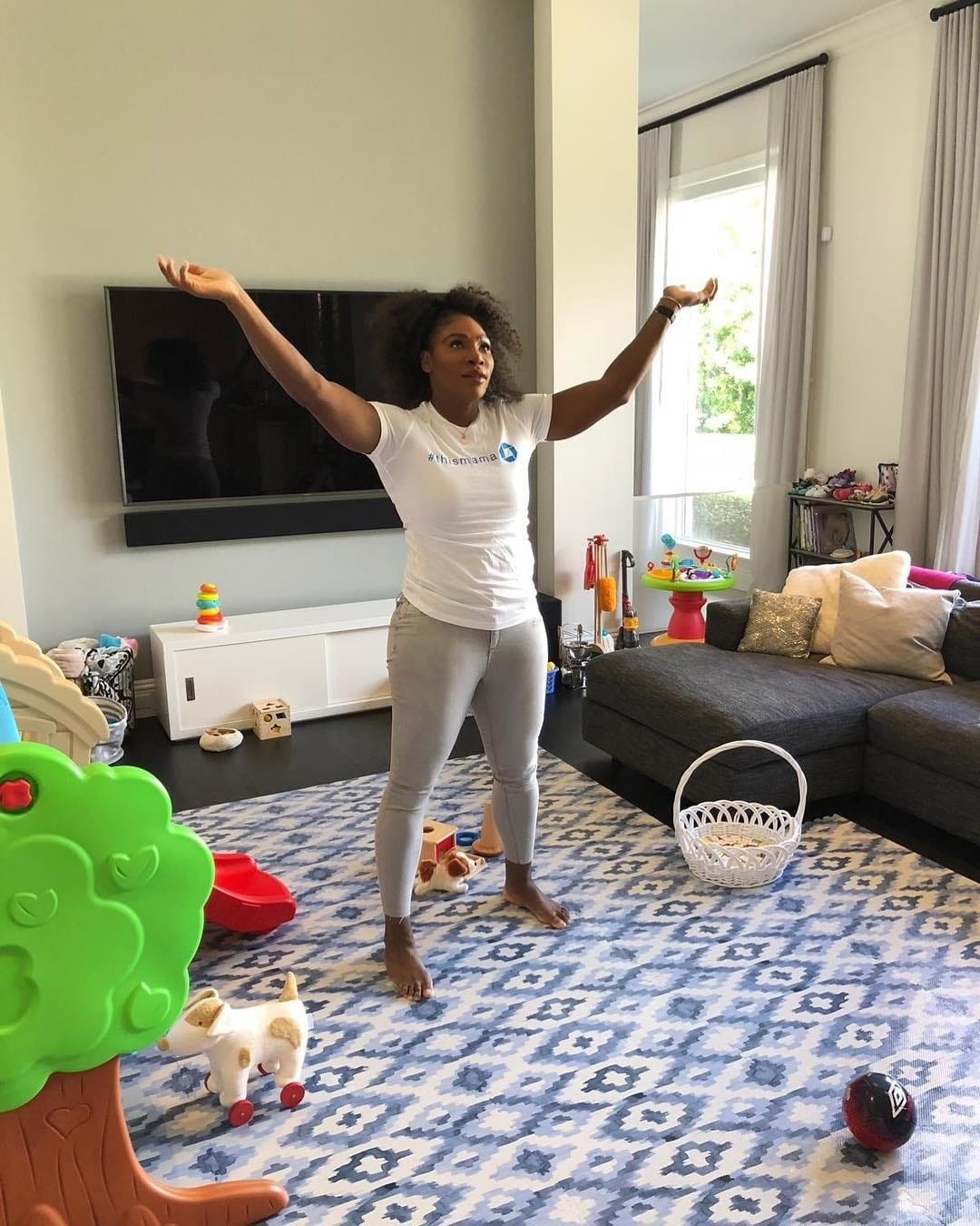 Serena Williams’ living room is being taken over by toys serena williams living room is being taken over by toys featured - Motherly