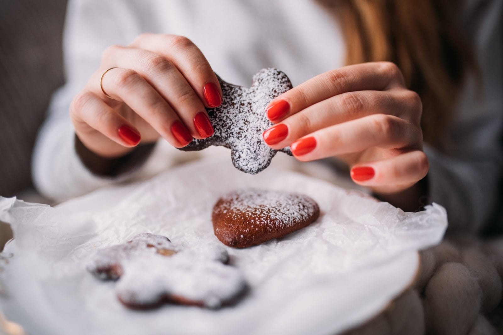 To the mama who wants to eat all the holiday treats: You’re not failing