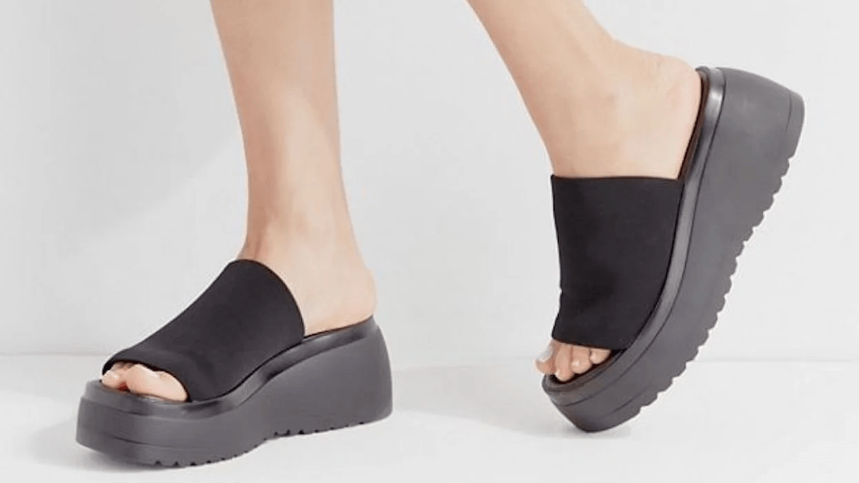 The 90s are back with these Steve Madden platforms 90s platform shoes