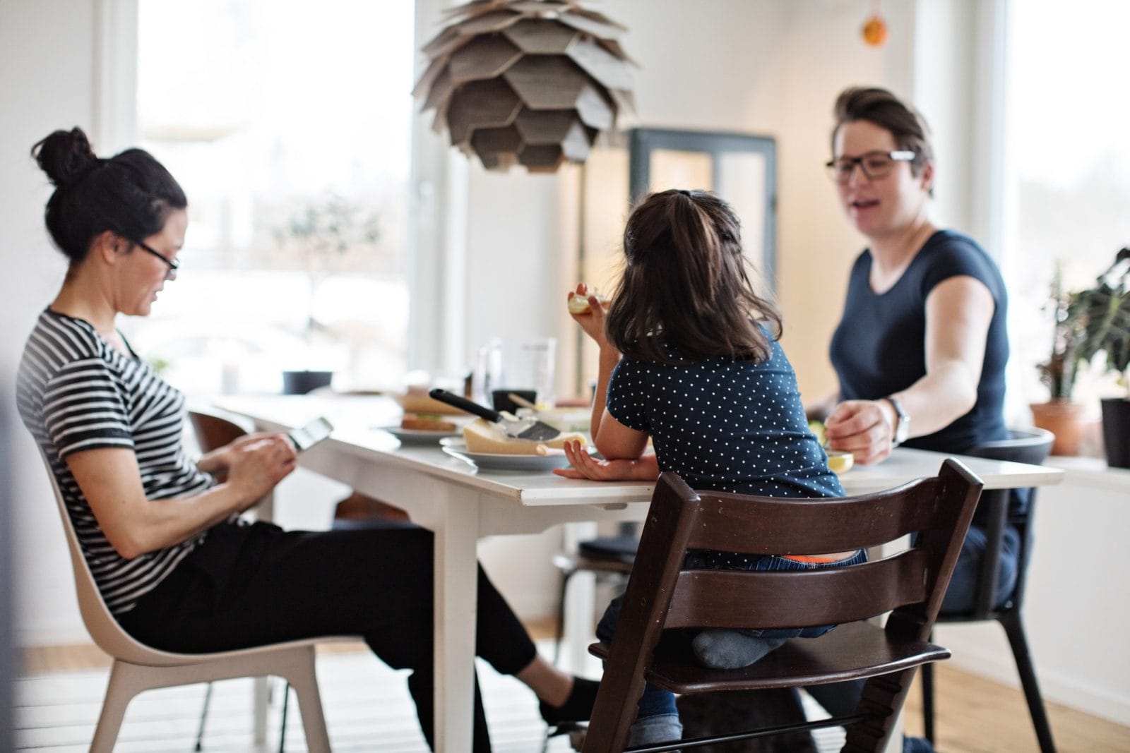 Family meetings simplify our home life—here’s how to start