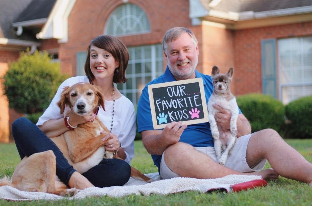 These parents’ empty nesters photo shoot has gone viral (and it’s the best thing ever)