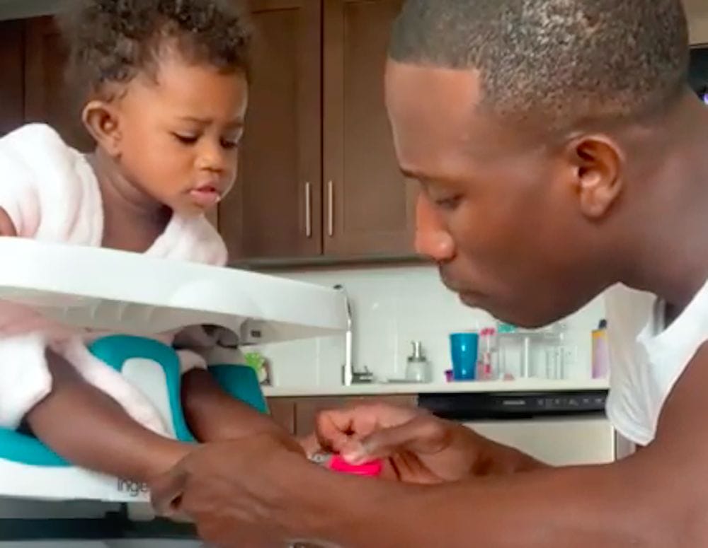 What went viral this week: Two fathers who are #dadgoals + mamas helping mamas