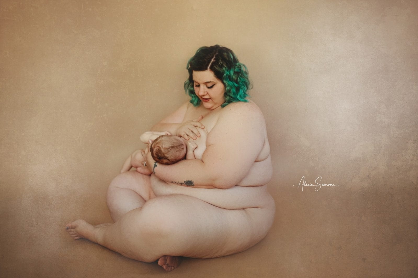 This photographer’s viral breastfeeding photos are so important