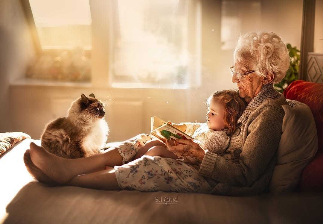 This photographer’s viral photos capture the magic of grandparents