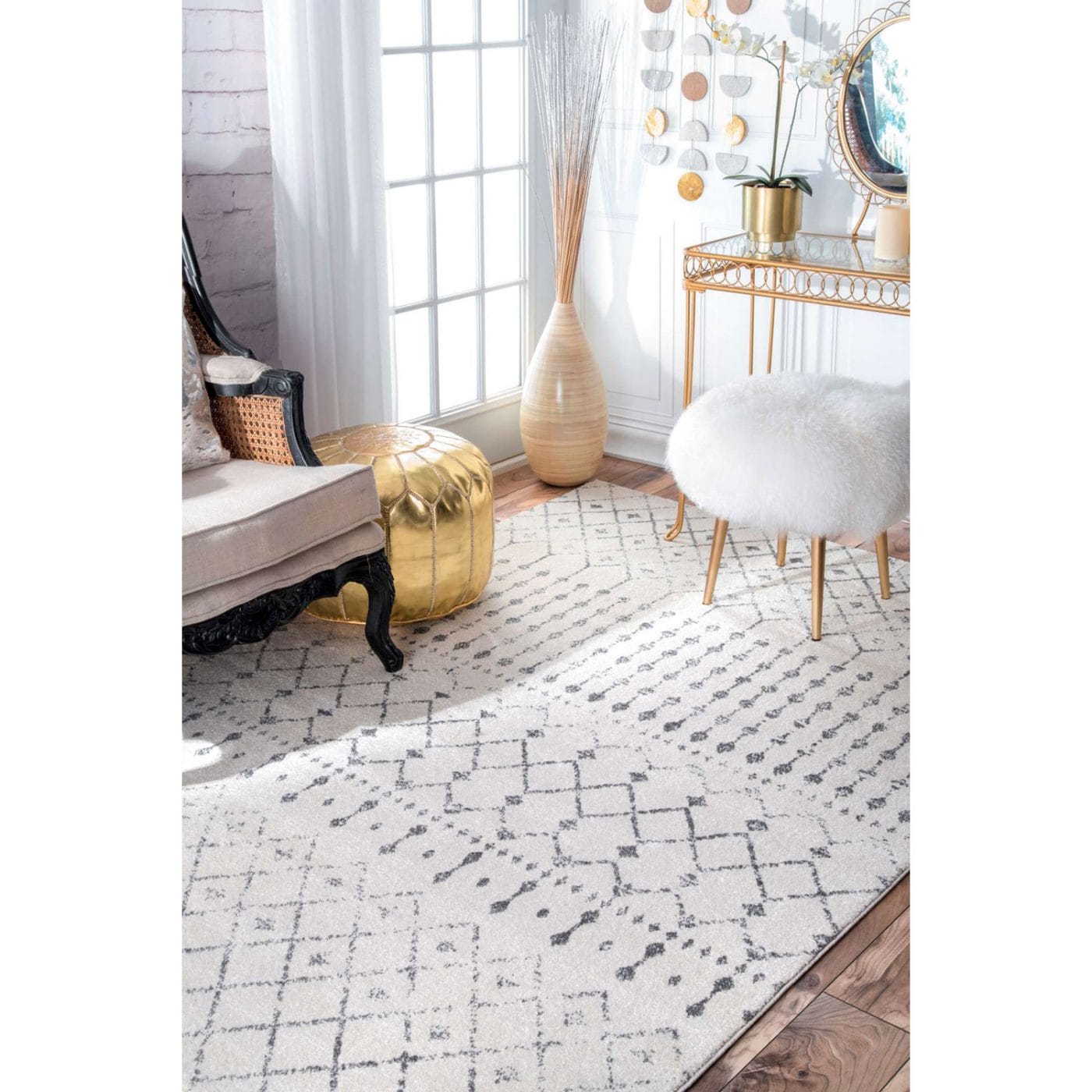 10 neutral + white rugs that are totally kid-friendly 🙌