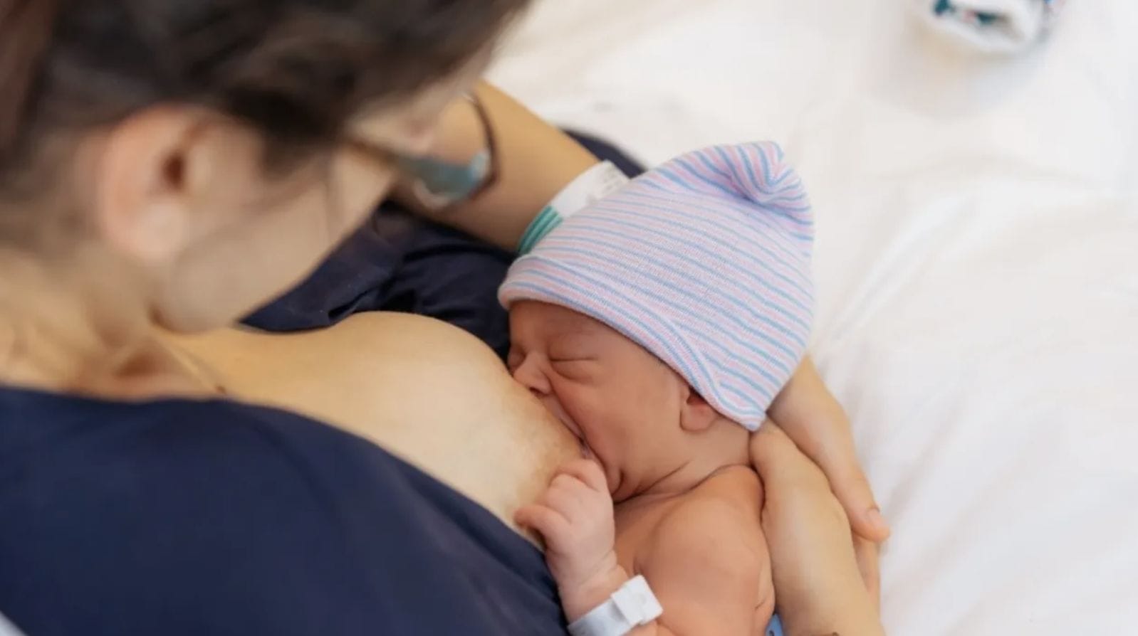 How to treat mastitis, thrush & other common breastfeeding issues
