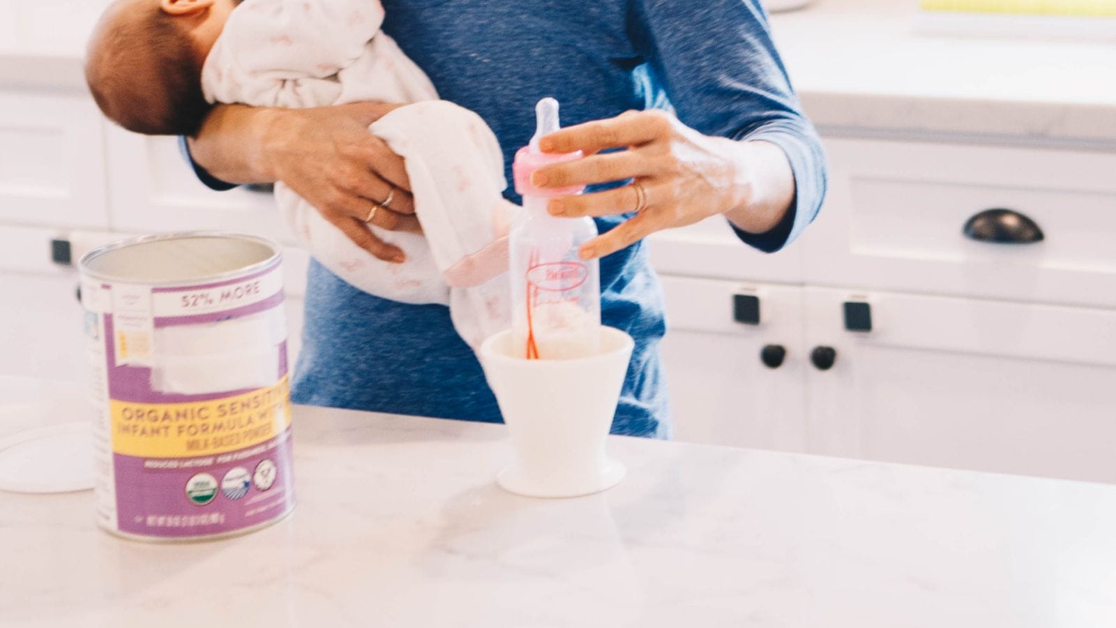 Making a bottle with one hand is easier than ever 🙌