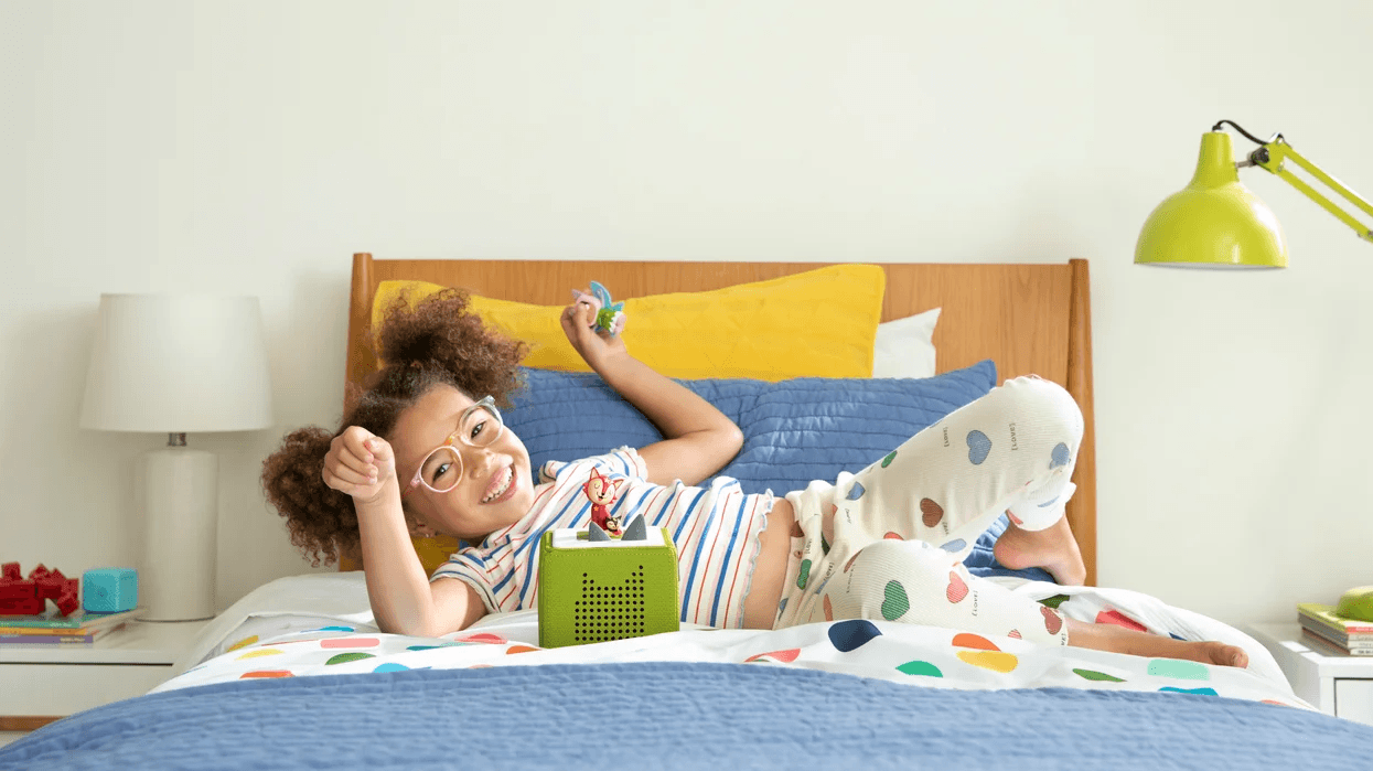 This new European toy helps cut down screen time 🙌 little girl playing with Toniebox