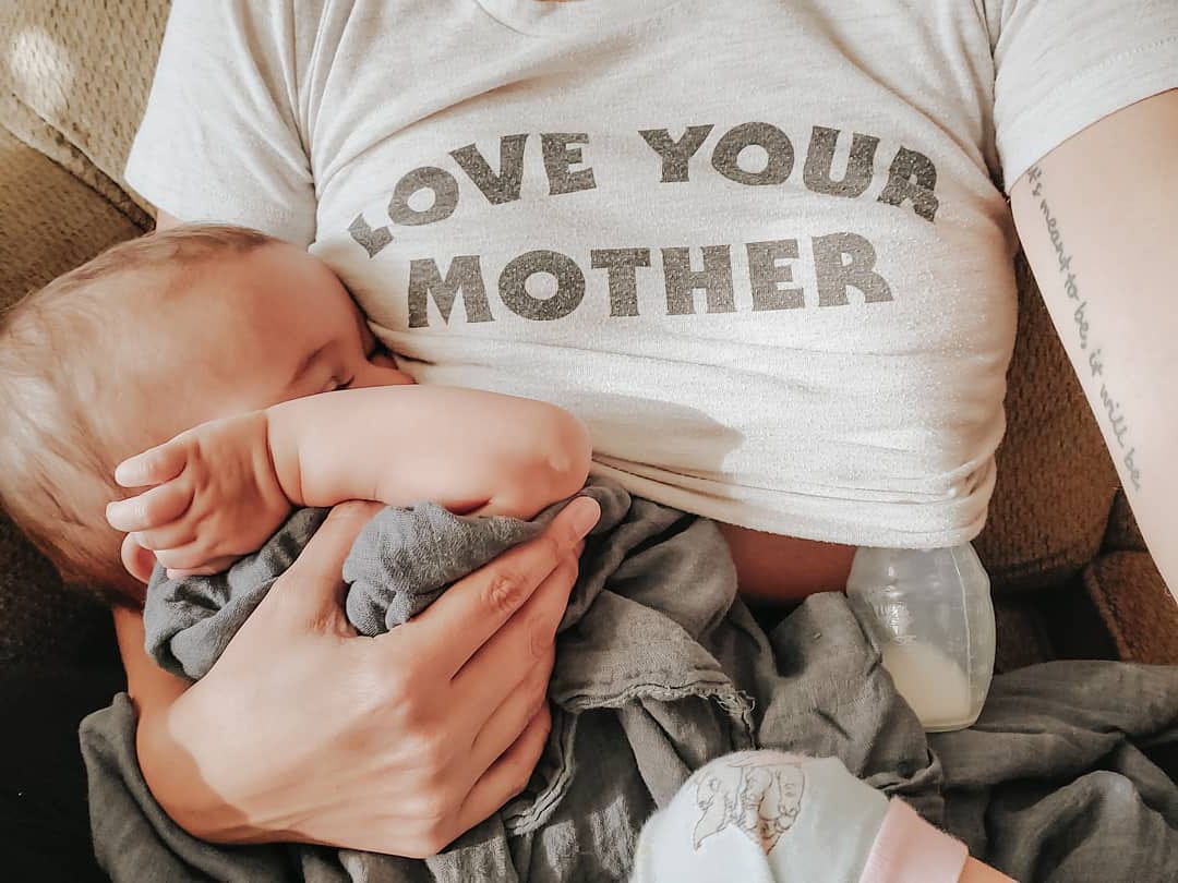 Every breastfeeding mom needs to know *this* hack to get rid of clogs