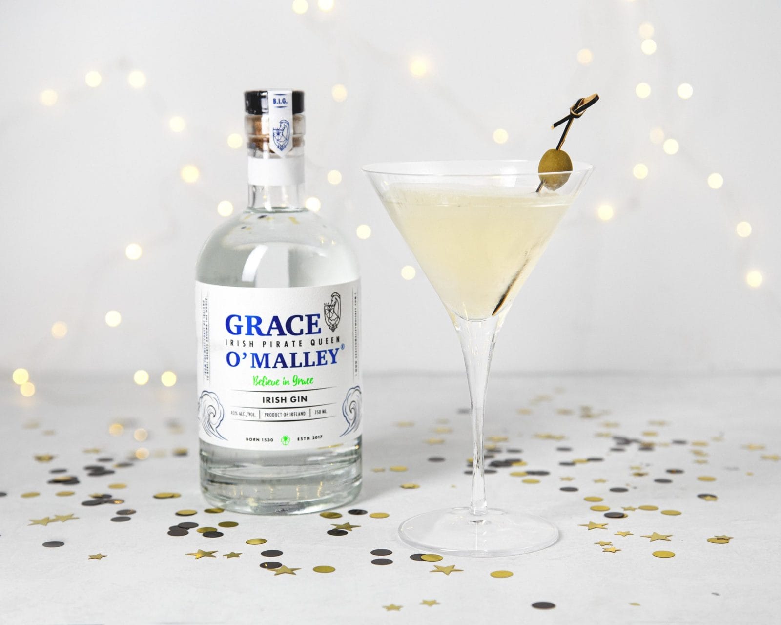 10 tasty + festive cocktails to toast goodbye to 2020 🎉