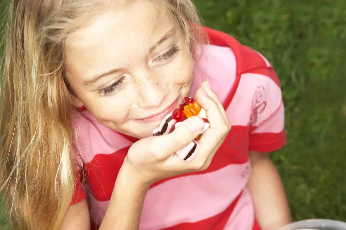 What is freeze dried candy? Here are 5 things to know about this latest fad girl eating freeze dried candy