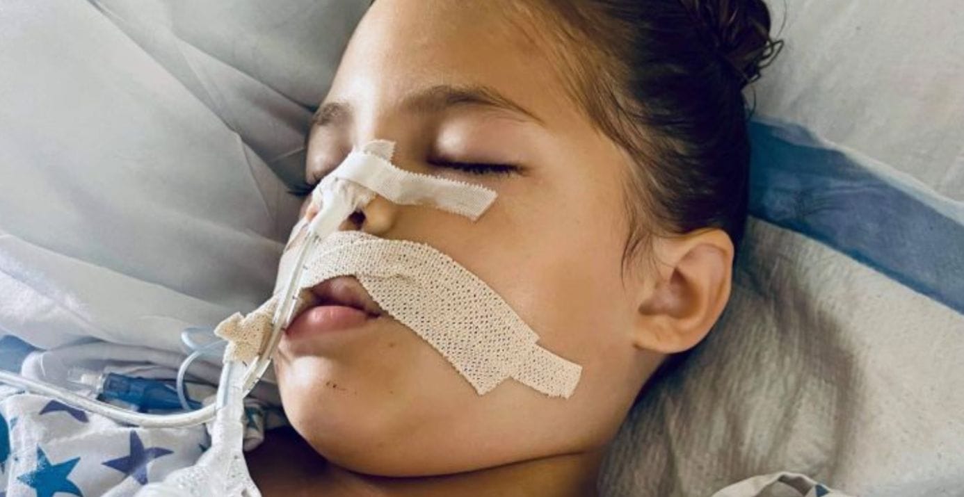 Mom warns parents after 5-year-old daughter was bitten by a venomous snake