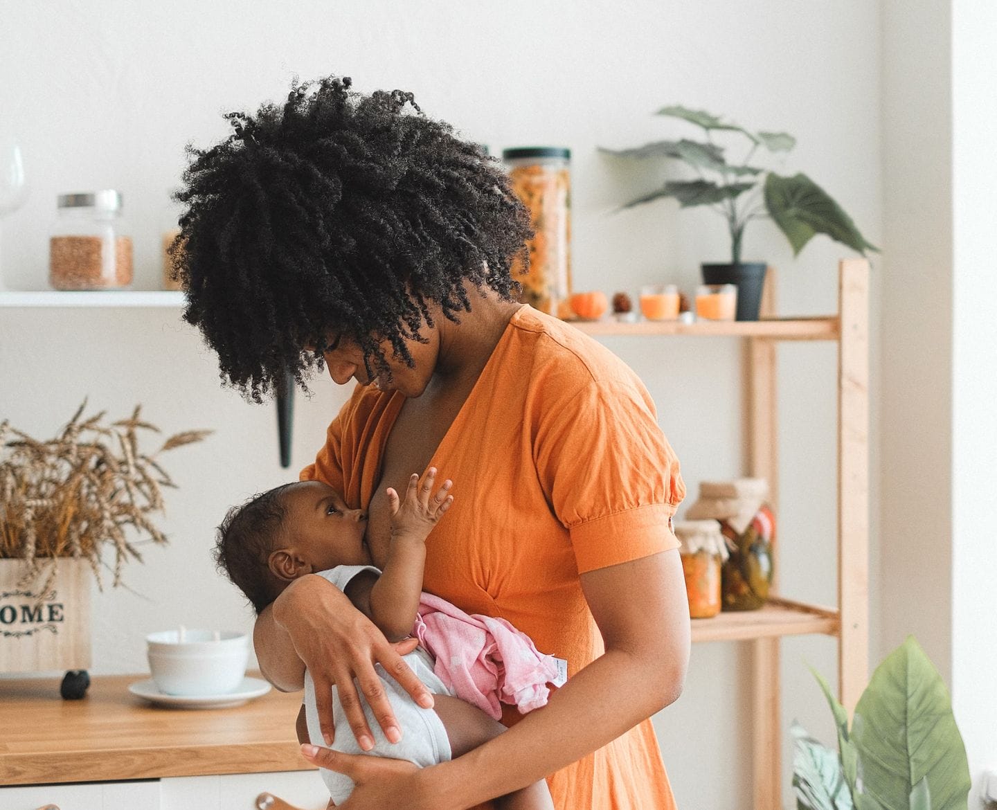 6 best lactation cookies for hungry breastfeeding mamas mother breastfeeding baby - lactation cookies