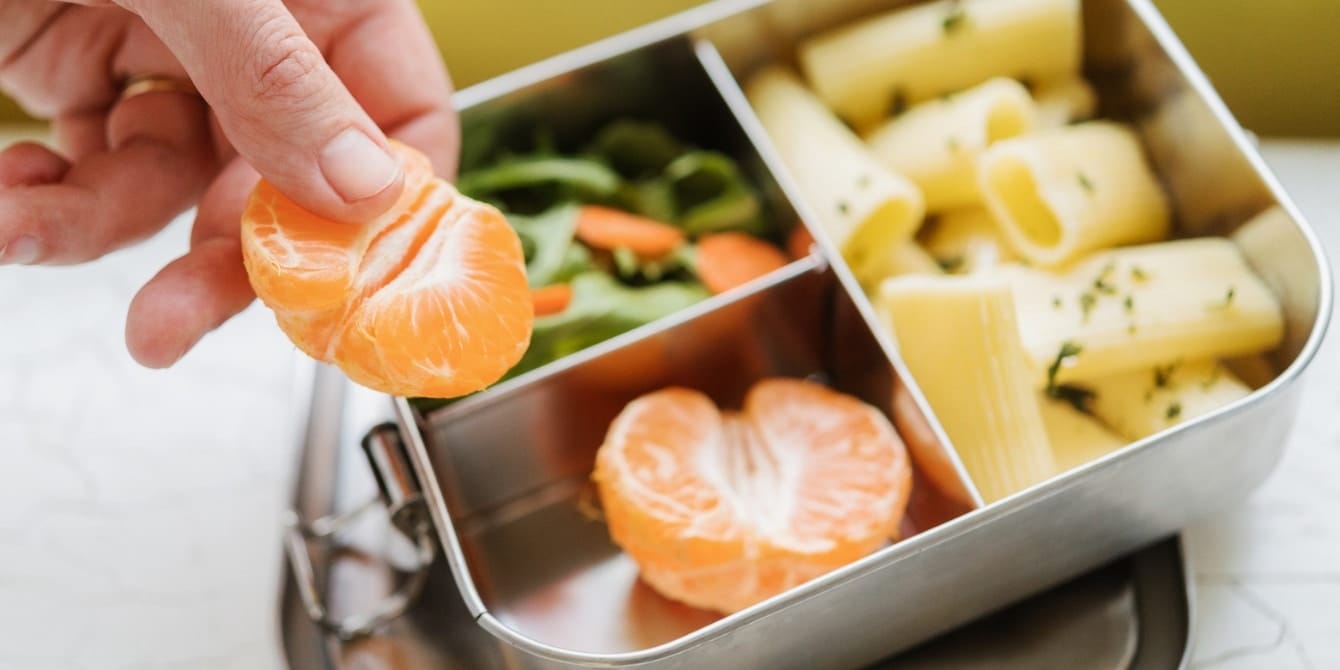 10 best leak-proof bento boxes to make lunch packing a breeze packing-food-in-bento-lunch-box