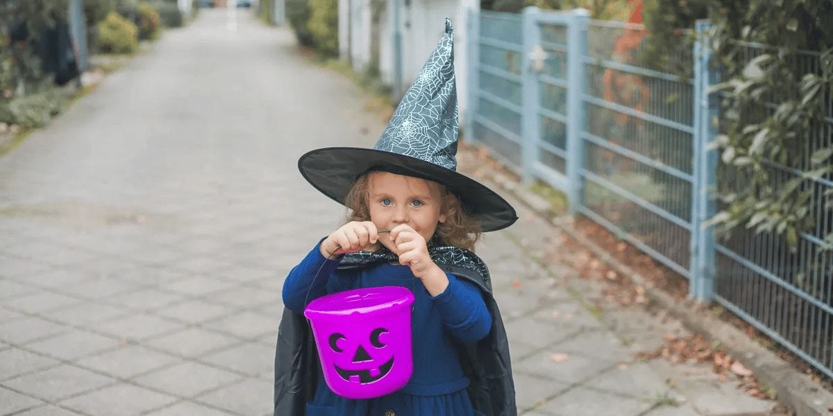 5 Nut-free treats and other non-food Halloween treats kids will love little-girl-witch-costume-halloween
