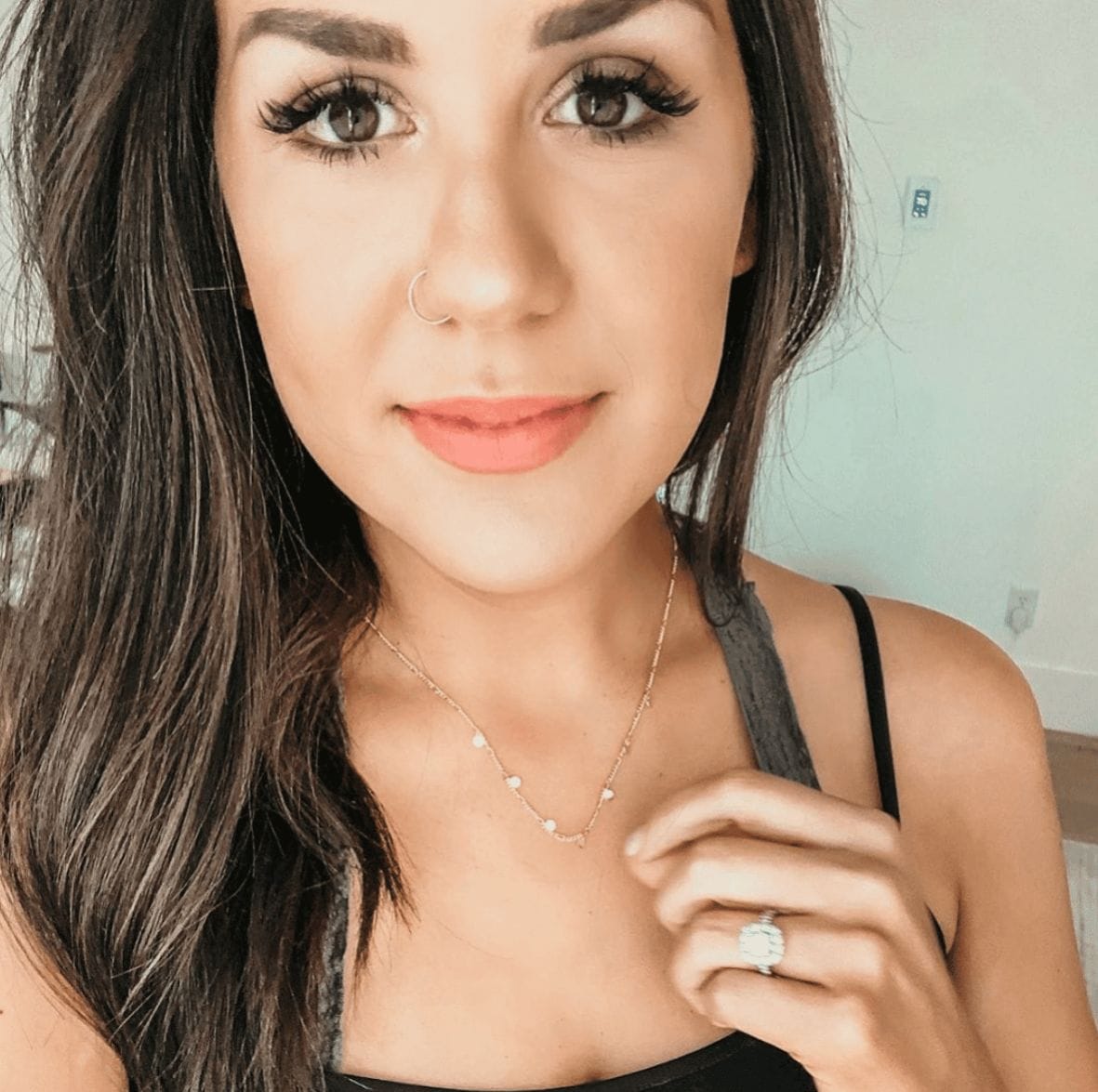 This viral Instagram post has an important reminder for parents about social media woman taking a selfie