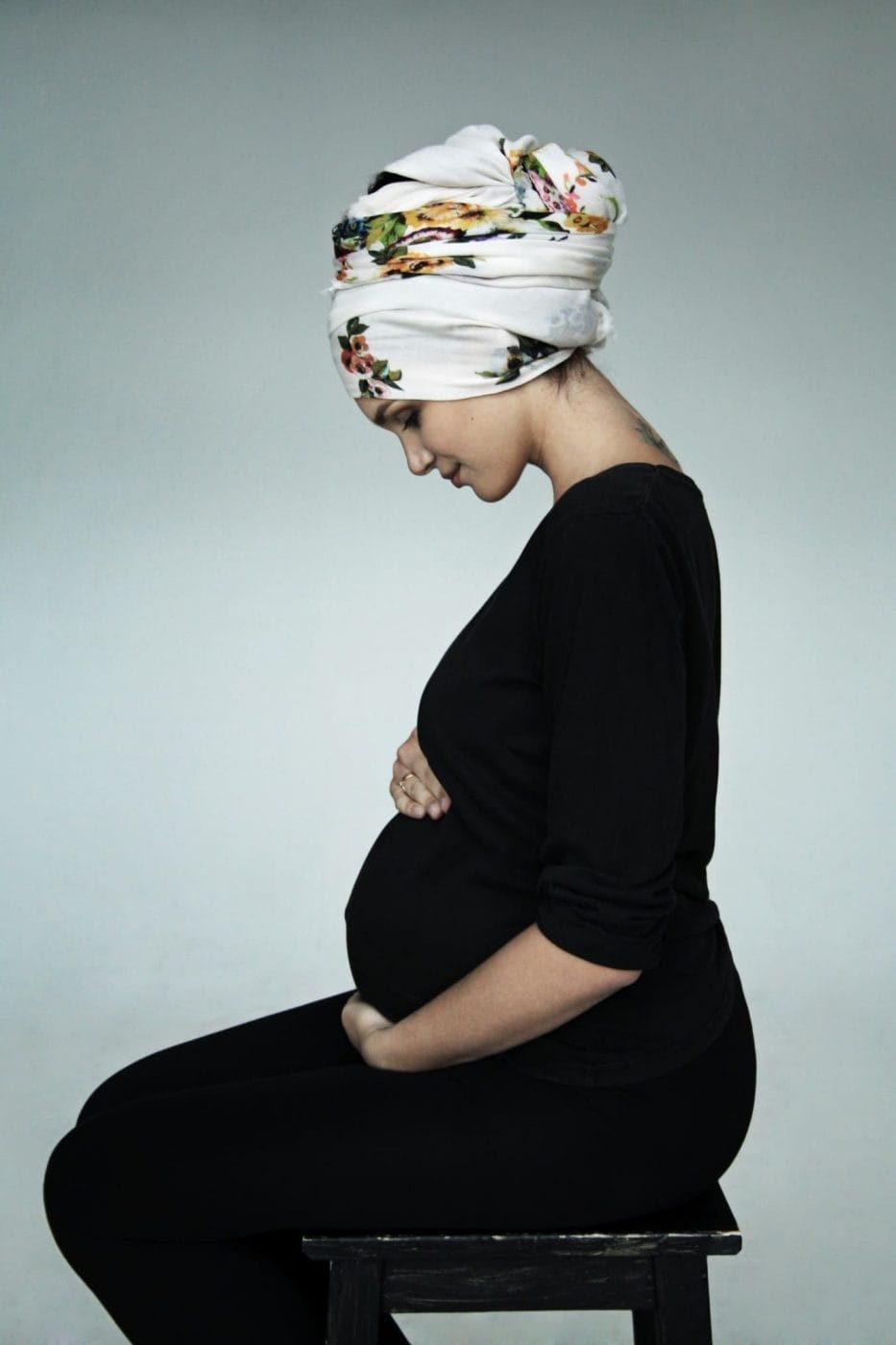 8 reasons prenatal vitamins are good for your future baby pregnant woman holding belly