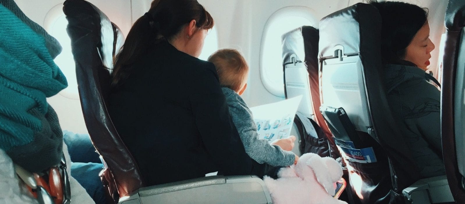 Modeling bravery for your child—8 tips for fearless flying, with kids
