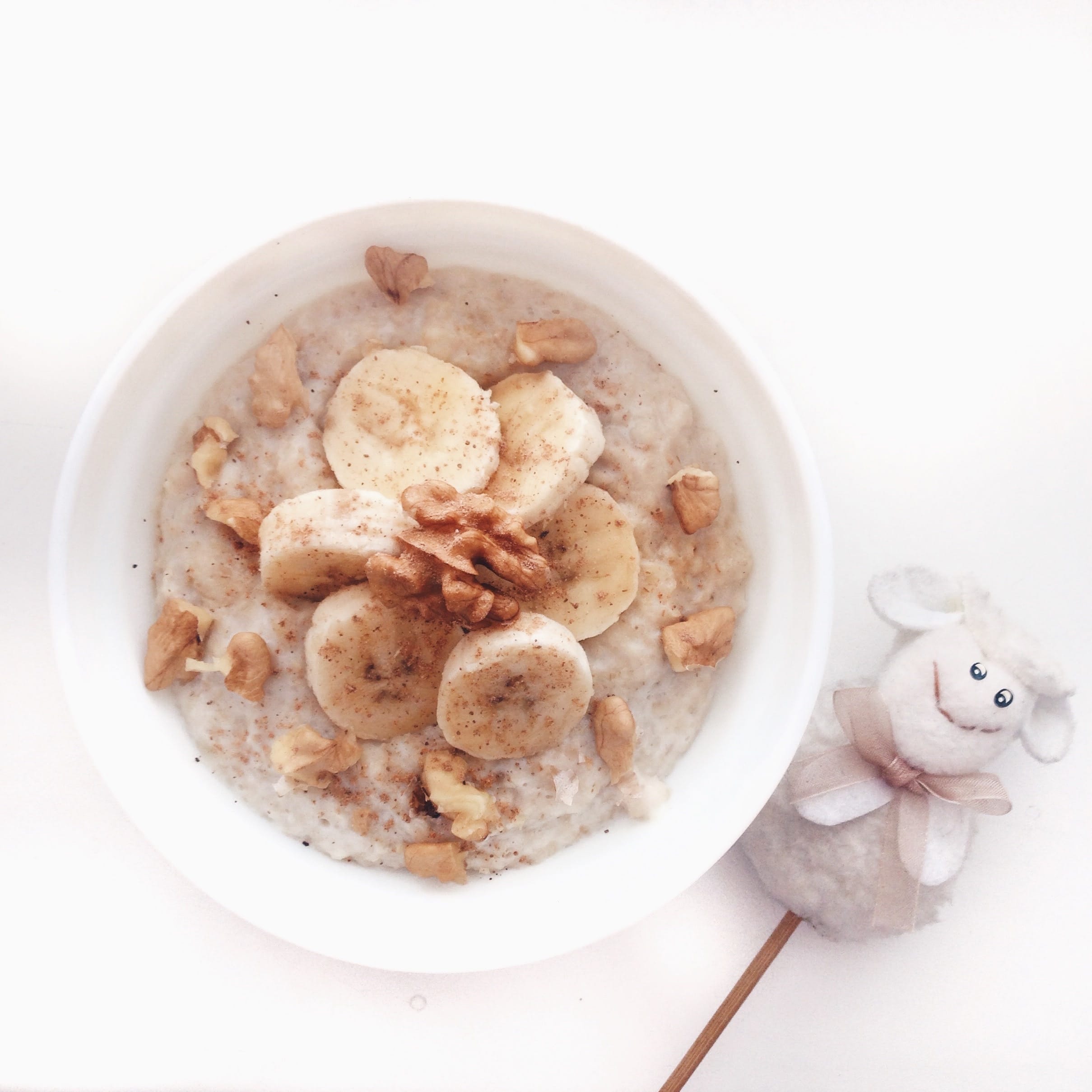 15 fertility superfoods to add to your get-pregnant diet a bowl of oatmeal with bananas