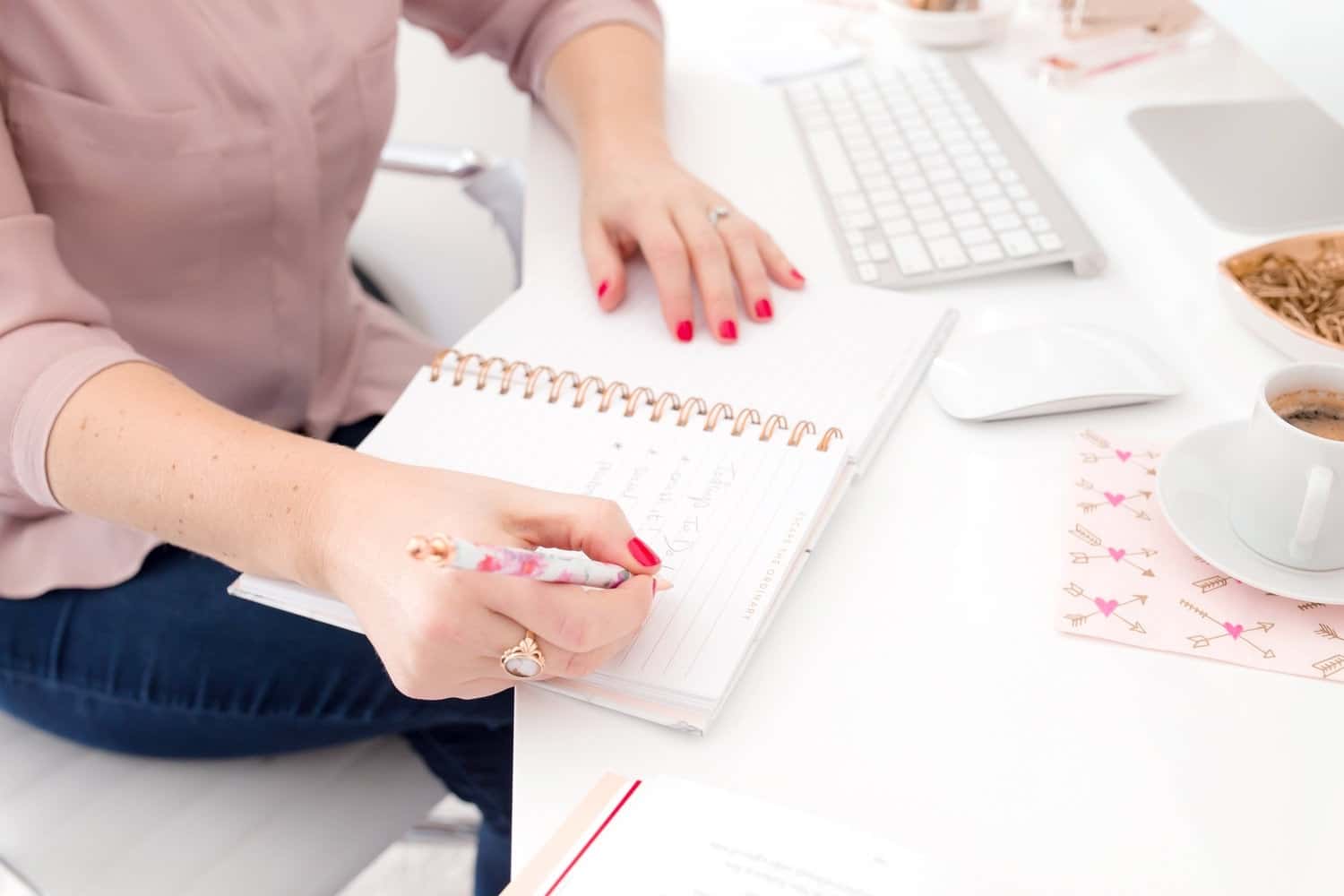 Rise + shine, mama: How to set yourself up for a successful morning ☀️