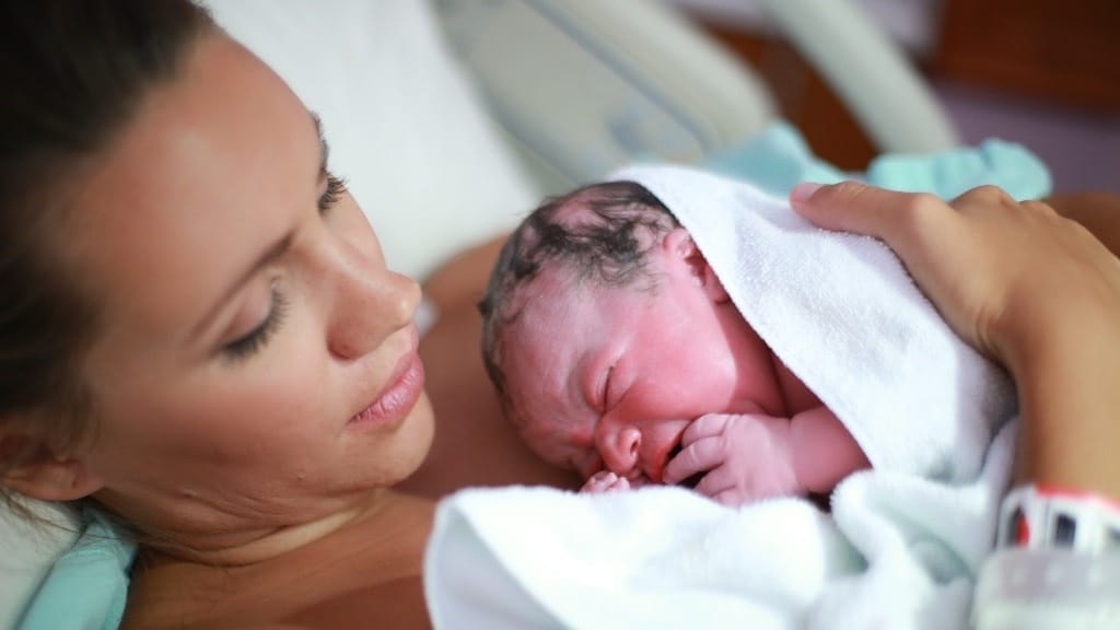 Your very first feeds—How to breastfeed your newborn in the hospital after birth
