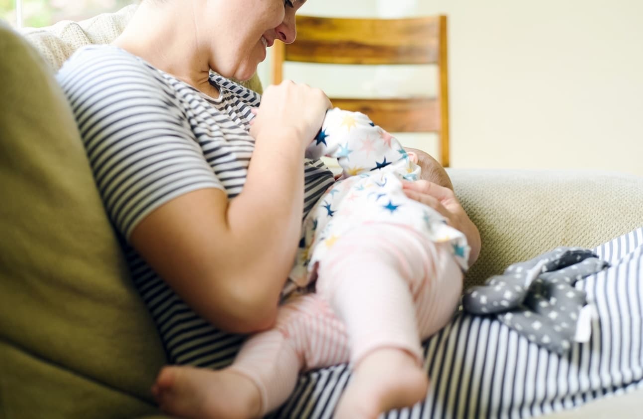 How to make breastfeeding + your busy lifestyle flow