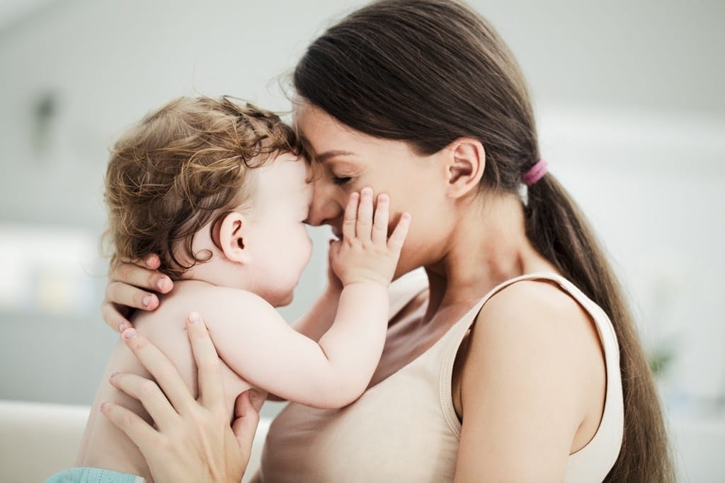 This is what happens to a mom’s brain when she hugs her baby