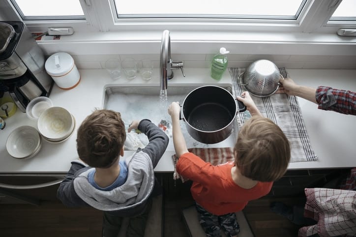 A beginner’s guide to switching to non-toxic cleaning products