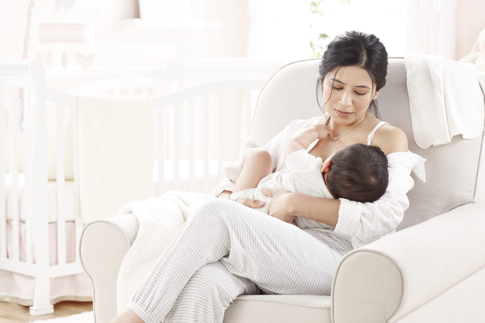 Breastfeeding 101: 12 essentials every mama will need