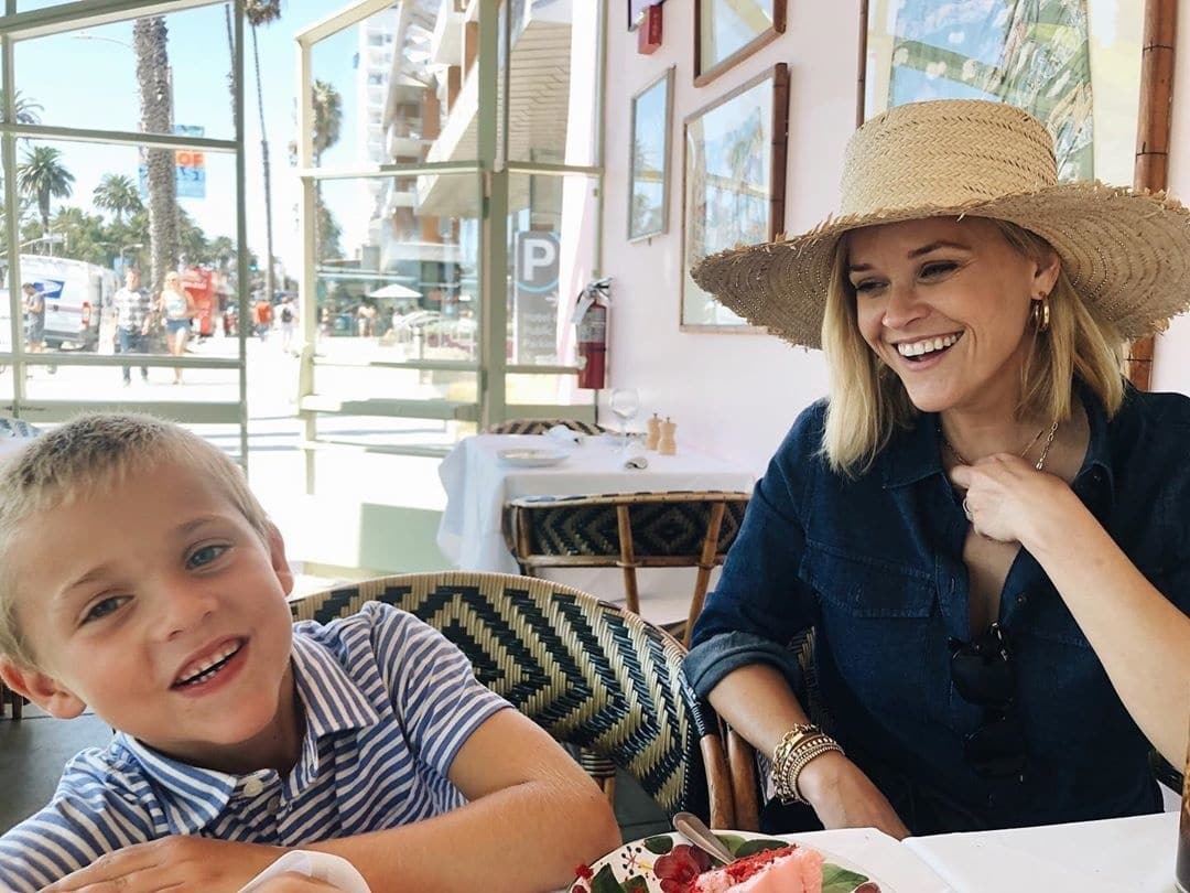Reese Witherspoon is refreshingly honest about pregnancy in her early 20s vs. late 30s