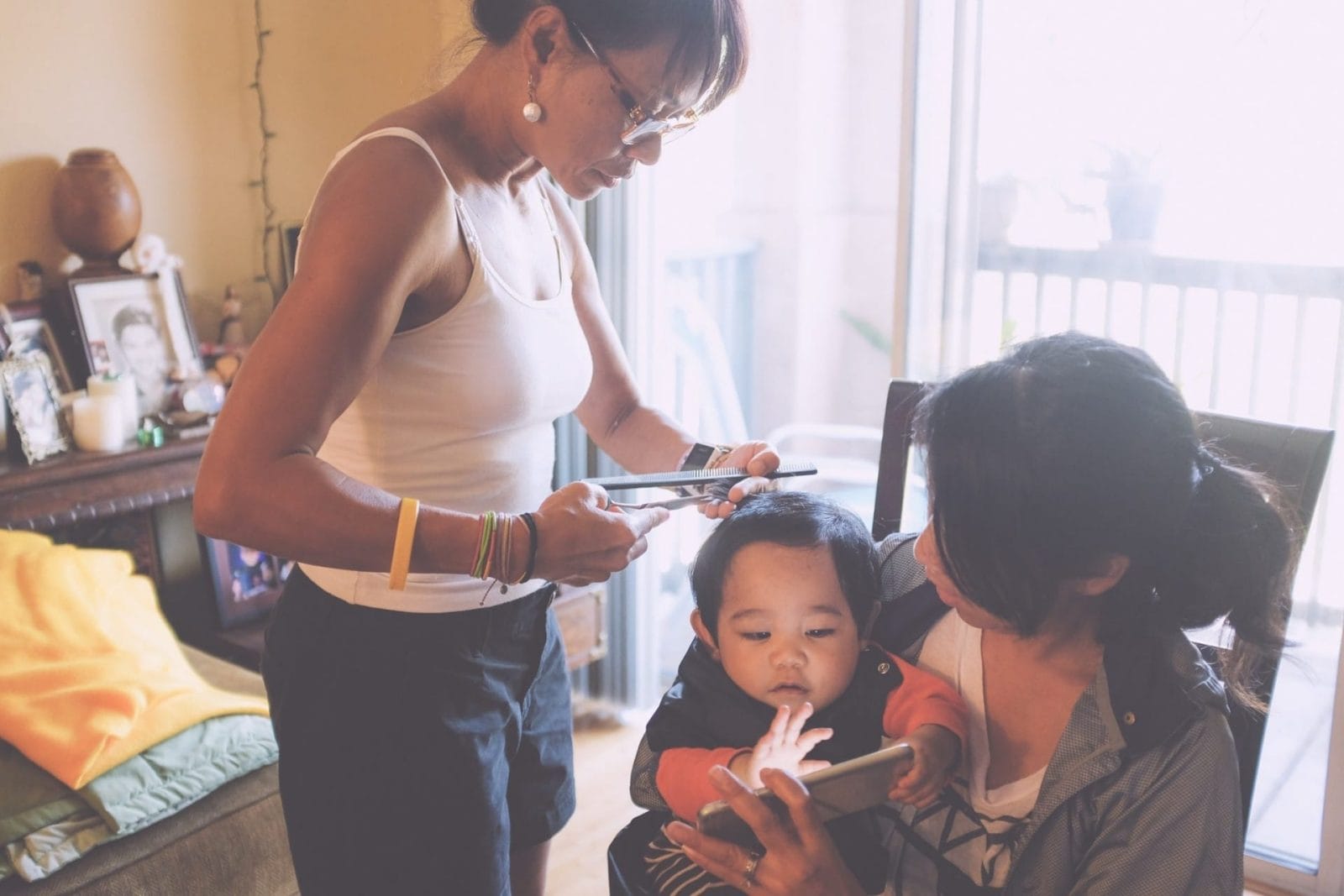 6 tips for cutting your child’s hair at home, according to a stylist mom cutting little girls hair