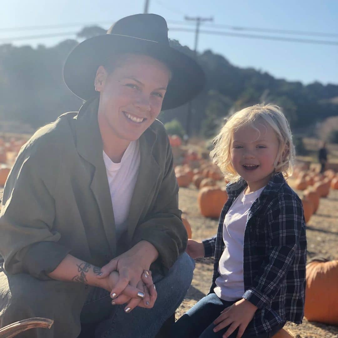 Pink tested positive for COVID-19 (and has recovered)