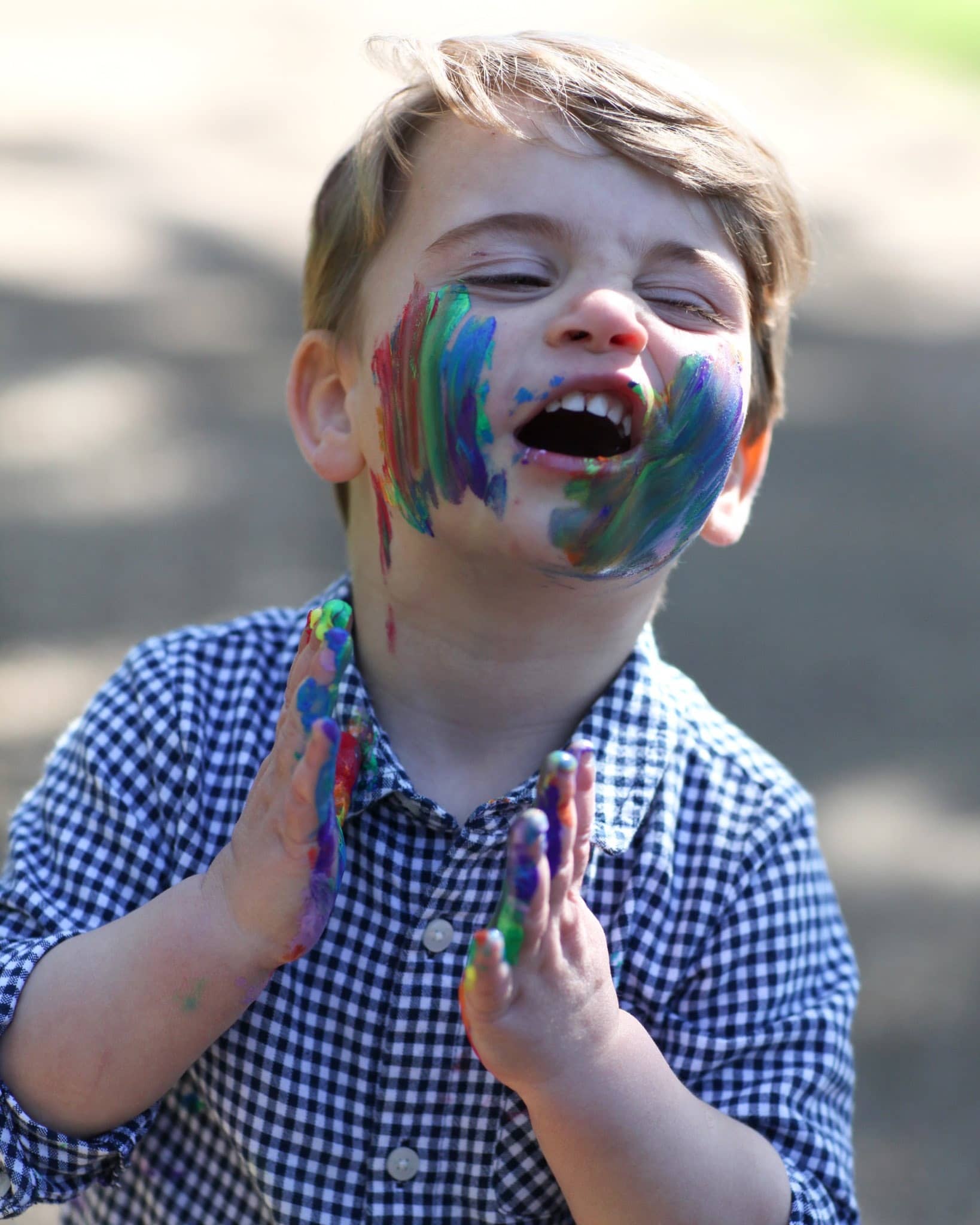 Kate Middleton posts an ‘Instagram vs. reality’ about Prince Louis