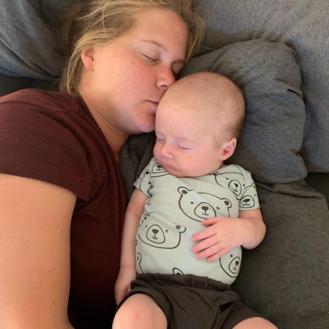 Amy Schumer’s new HBO docuseries follows her pregnancy journey Amy Schumer sleeping with son