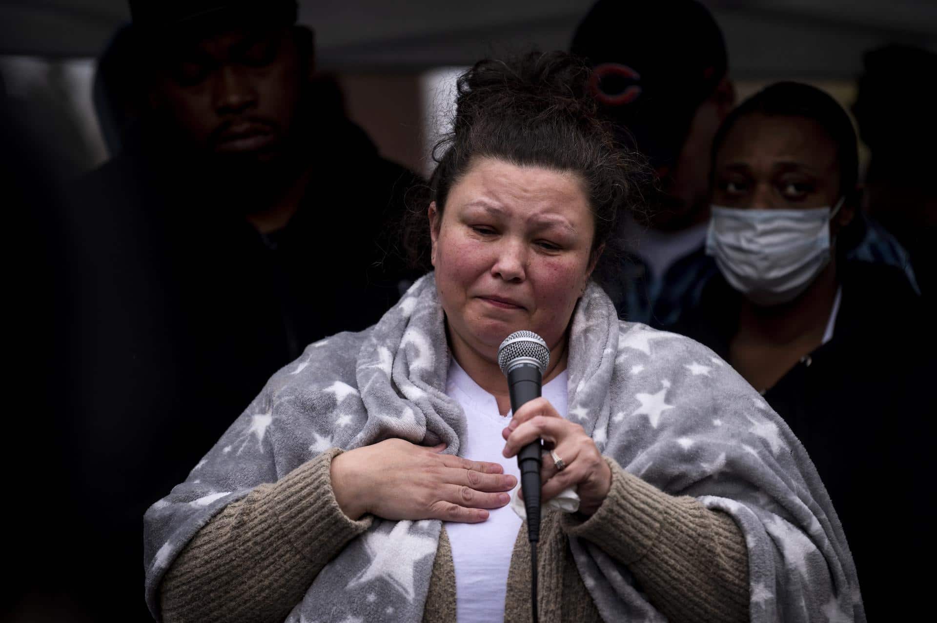 Daunte Wright’s mother heard her son’s final heartbreaking moments on the phone