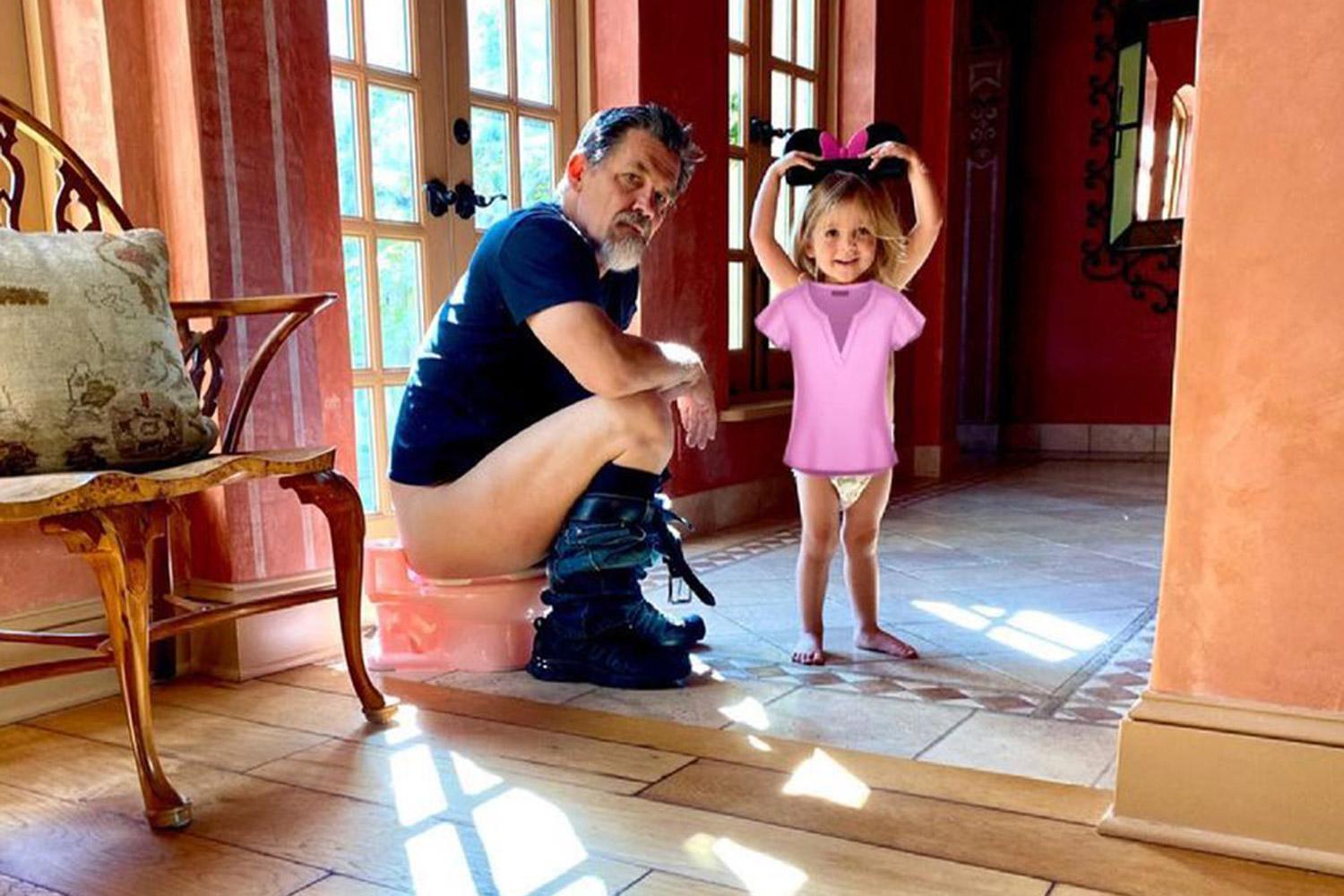 Josh Brolin uses “the power of example” while potty training his daughter
