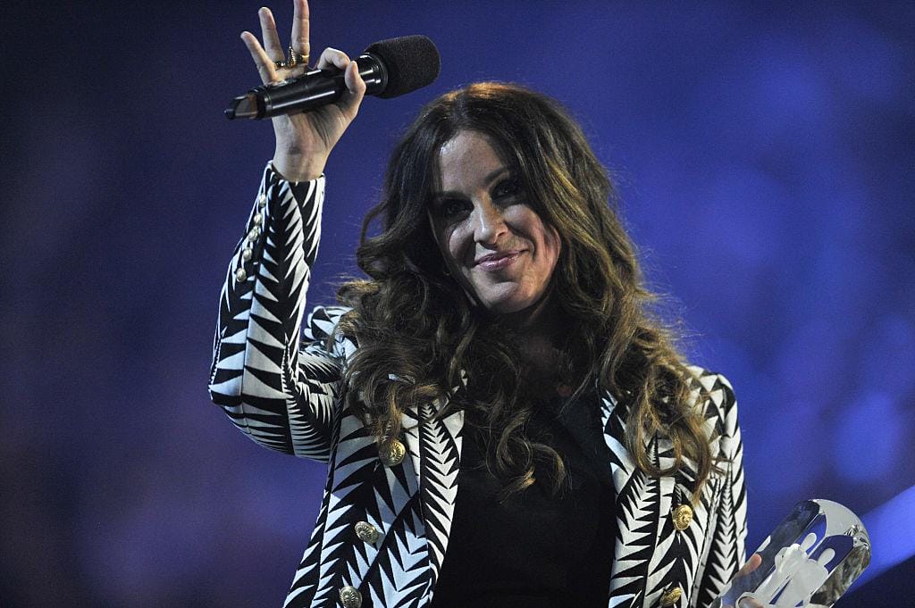Alanis Morissette says filmmakers took advantage of her when she had PPD