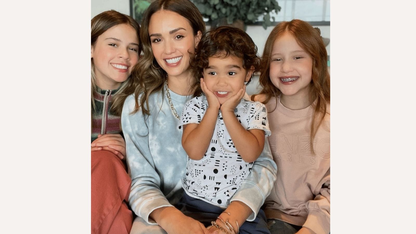 Jessica Alba reveals she and her daughter attend therapy together