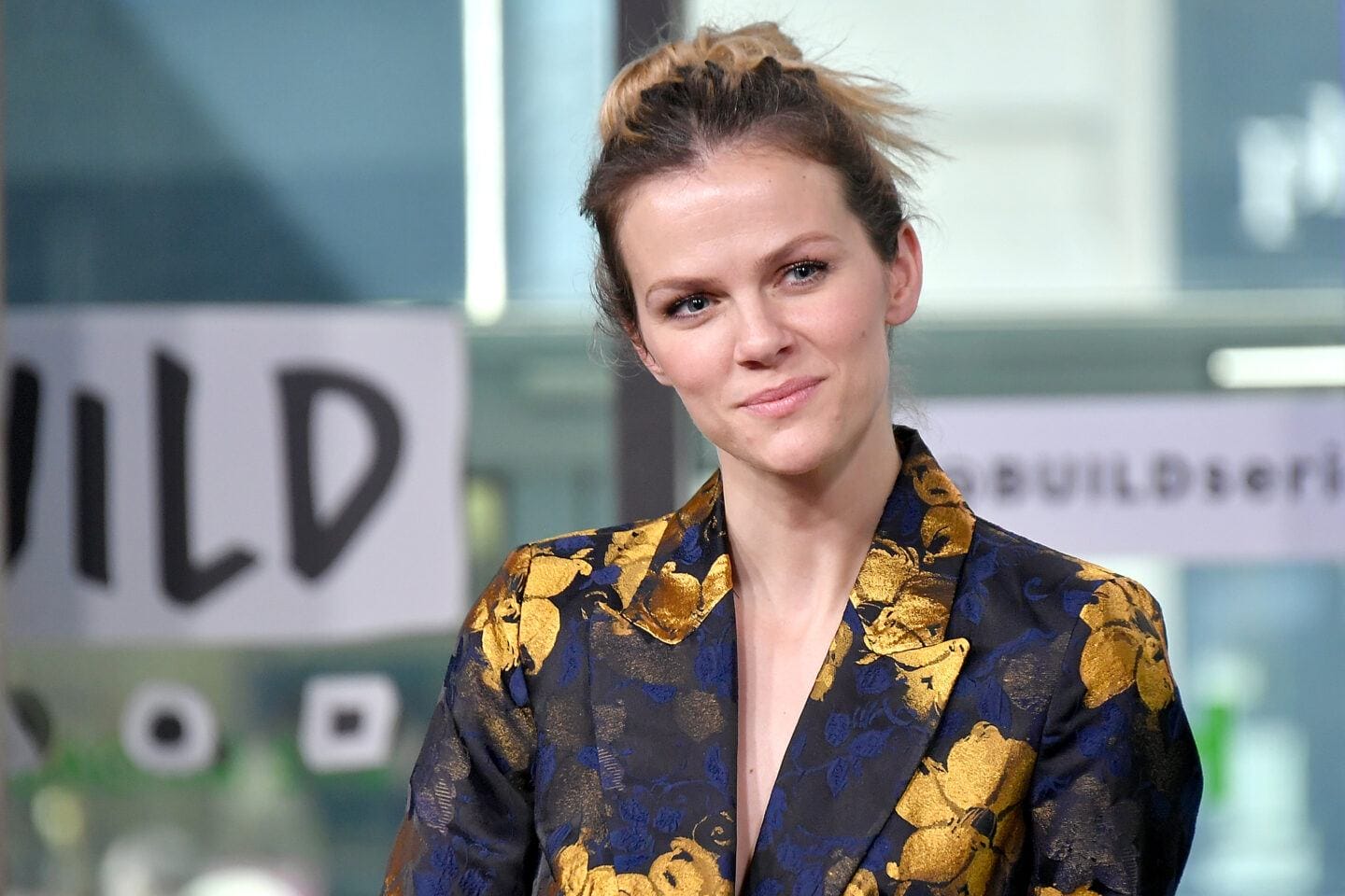 Brooklyn Decker asked her best friend to “take in what’s happening down there” after giving birth Brooklyn Decker wearing yellow floral jacket