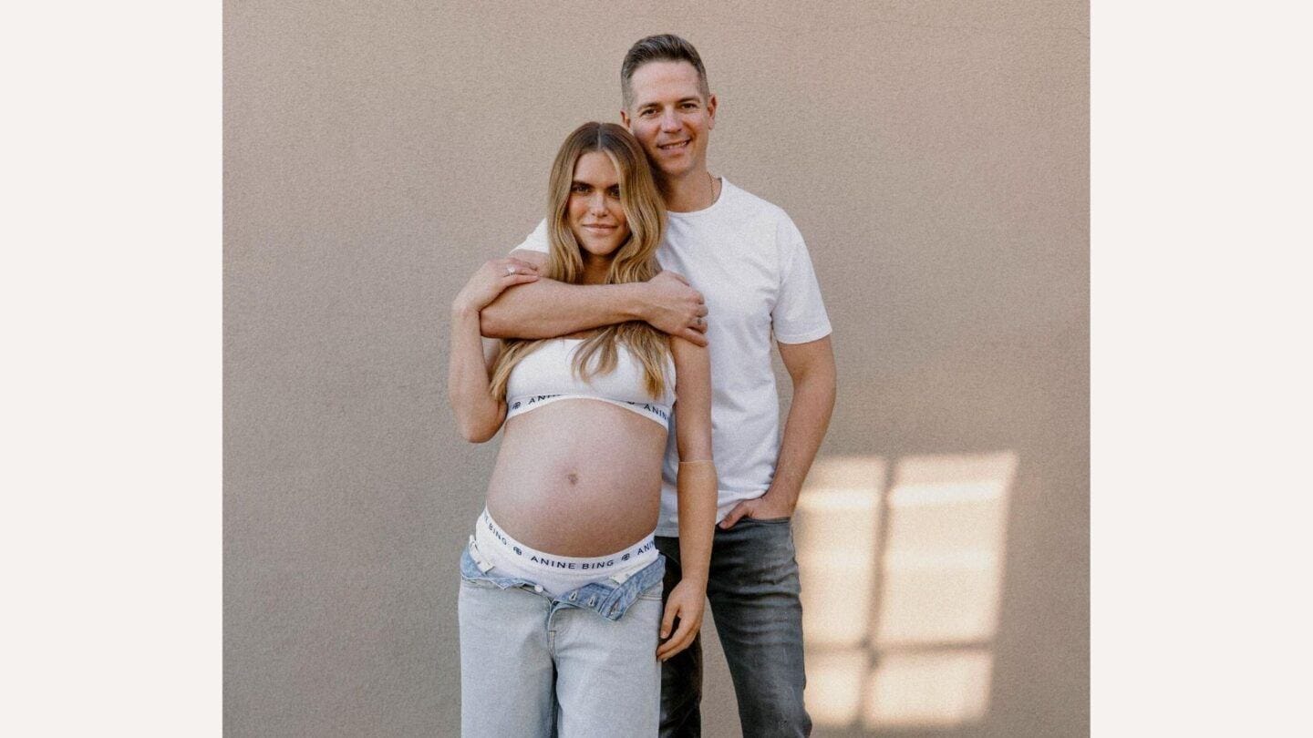 Lauren Scruggs and Jason Kennedy share what helped them the most during their infertility journey Lauren Scruggs and Jason Kennedy pregnancy portrait baby infertility